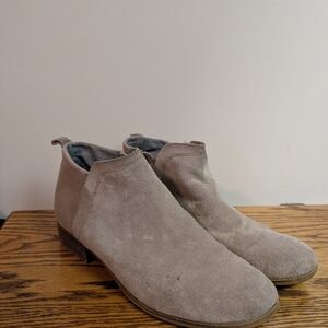 Toms Taupe Suede Chelsea Ankle Boots - Unbranded